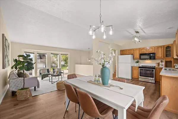 5620 N Canal St, Newman Lake, WA 99025