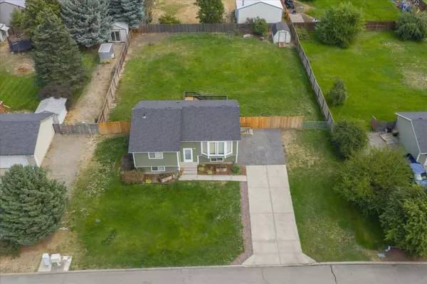 5620 N Canal St, Newman Lake, WA 99025