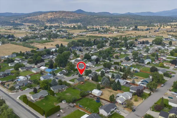 5620 N Canal St, Newman Lake, WA 99025