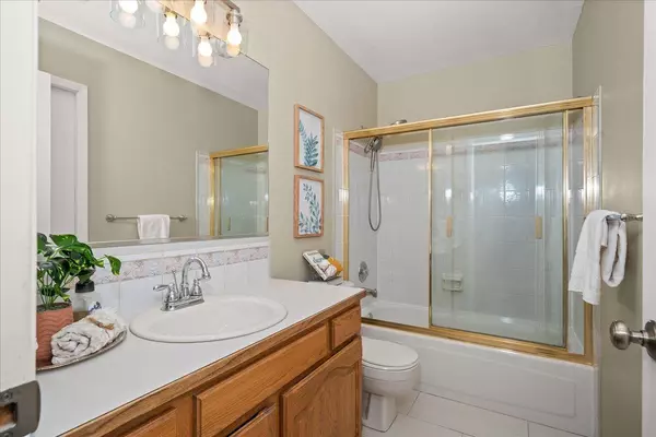 5620 N Canal St, Newman Lake, WA 99025