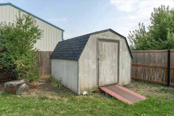 5620 N Canal St, Newman Lake, WA 99025