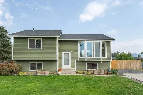 5620 N Canal St, Newman Lake, WA 99025