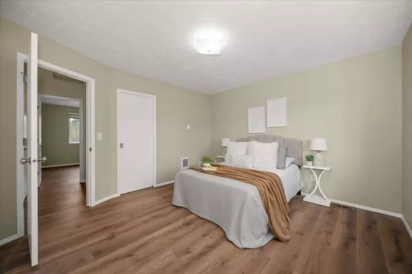 5620 N Canal St, Newman Lake, WA 99025