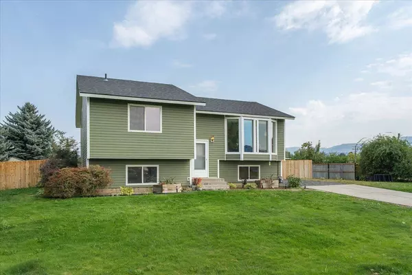 5620 N Canal St, Newman Lake, WA 99025