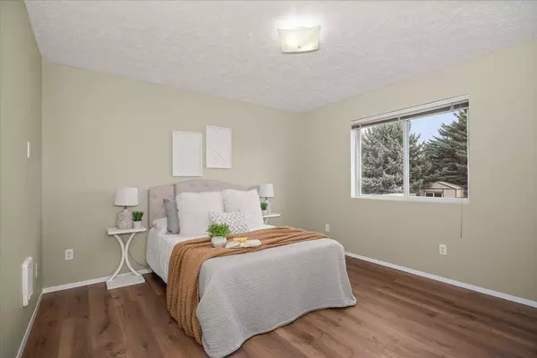 5620 N Canal St, Newman Lake, WA 99025