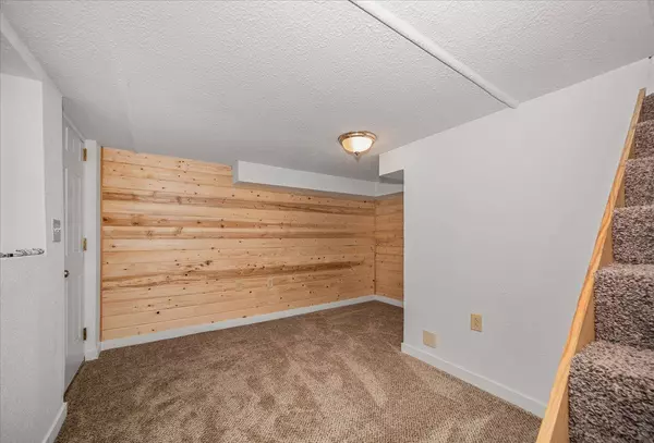 534 E Regina Ave, Spokane, WA 99218