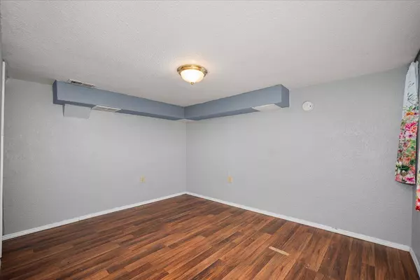 534 E Regina Ave, Spokane, WA 99218