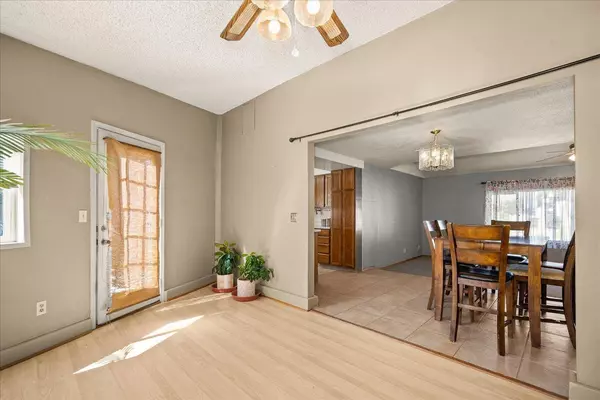 534 E Regina Ave, Spokane, WA 99218