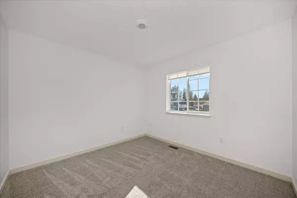 16920 N Woodcrest Ct, Colbert, WA 99005