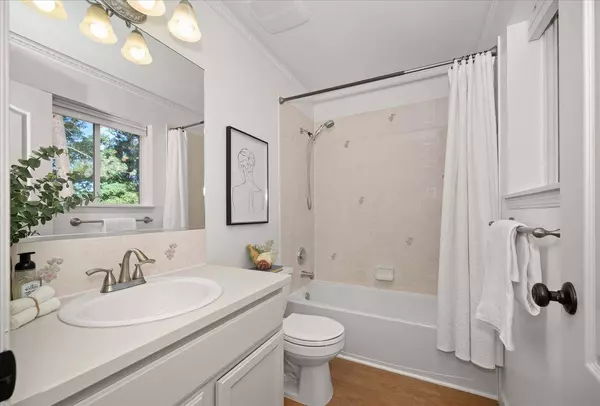 16920 N Woodcrest Ct, Colbert, WA 99005