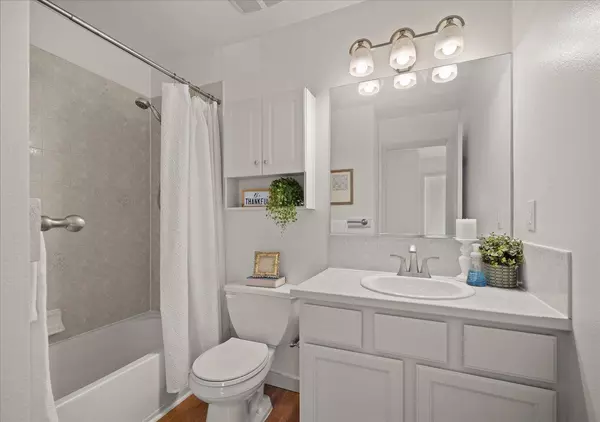 16920 N Woodcrest Ct, Colbert, WA 99005