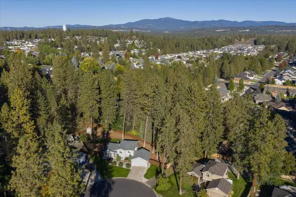 16920 N Woodcrest Ct, Colbert, WA 99005