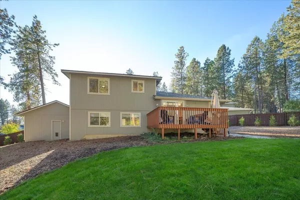 16920 N Woodcrest Ct, Colbert, WA 99005