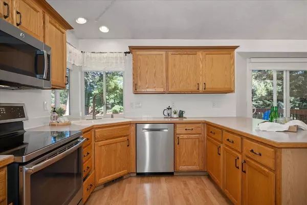 16920 N Woodcrest Ct, Colbert, WA 99005