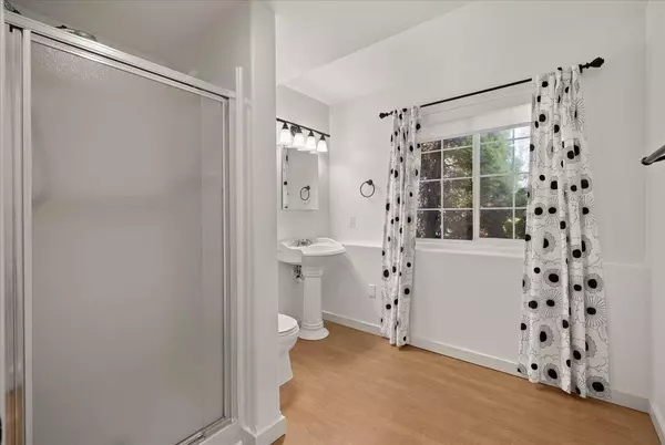 16920 N Woodcrest Ct, Colbert, WA 99005