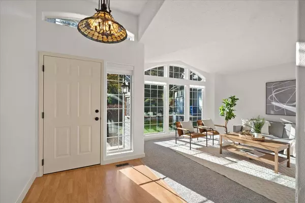 16920 N Woodcrest Ct, Colbert, WA 99005