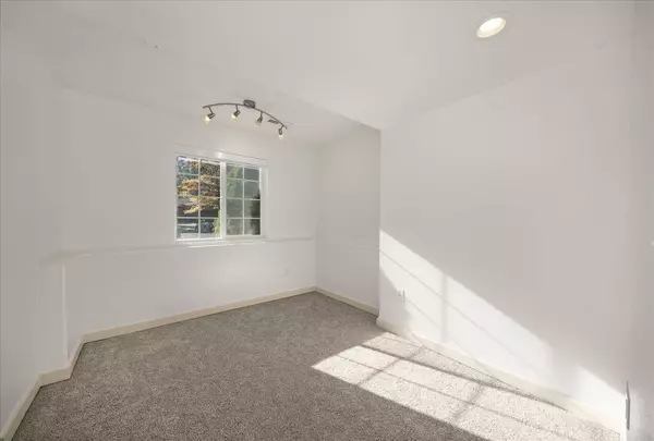 16920 N Woodcrest Ct, Colbert, WA 99005