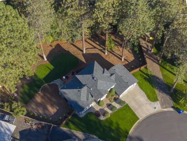 16920 N Woodcrest Ct, Colbert, WA 99005