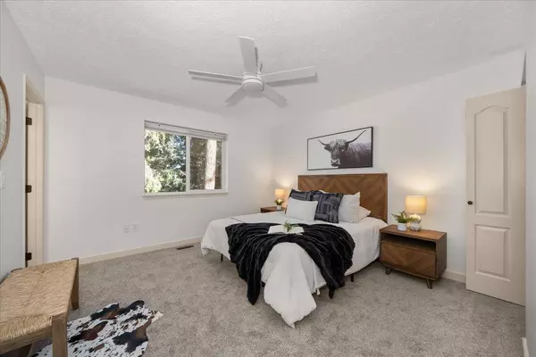 16920 N Woodcrest Ct, Colbert, WA 99005