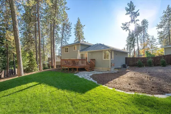 16920 N Woodcrest Ct, Colbert, WA 99005