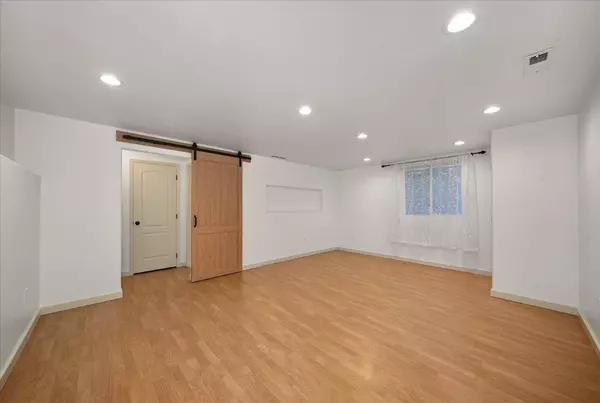 16920 N Woodcrest Ct, Colbert, WA 99005