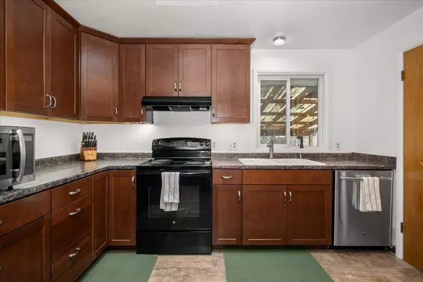 519 S Fox Rd, Spokane Valley, WA 99206