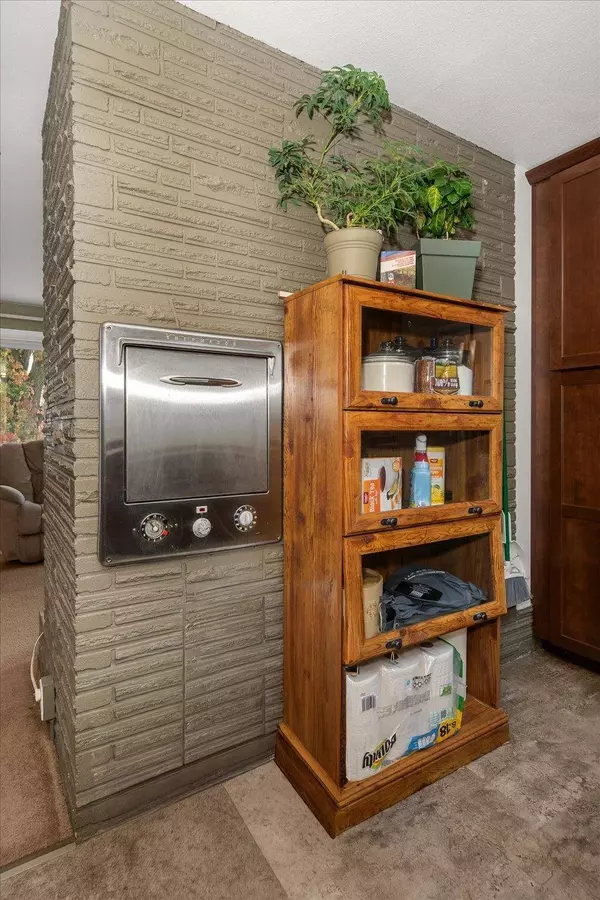 519 S Fox Rd, Spokane Valley, WA 99206