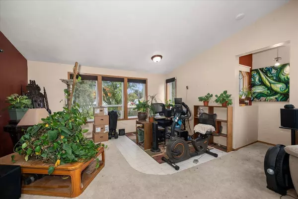 519 S Fox Rd, Spokane Valley, WA 99206