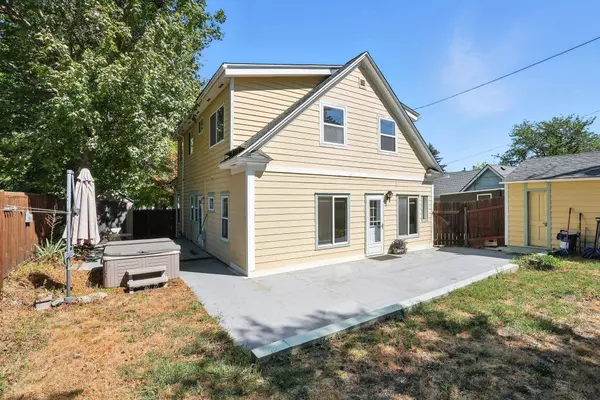 1032 E 11th Ave, Spokane, WA 99202