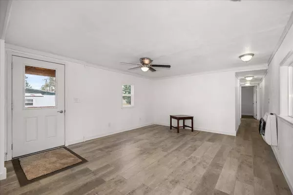 34314 N Newport Hwy, Chattaroy, WA 99003