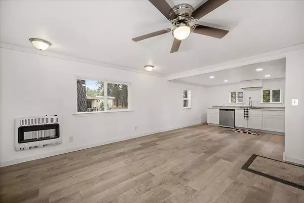 34314 N Newport Hwy, Chattaroy, WA 99003