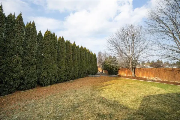 2305 E 52nd Ln, Spokane, WA 99223