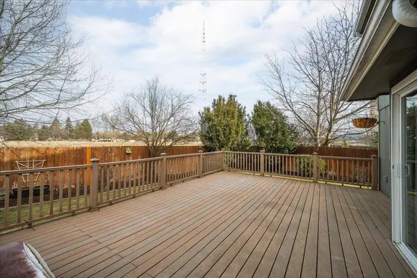 2305 E 52nd Ln, Spokane, WA 99223