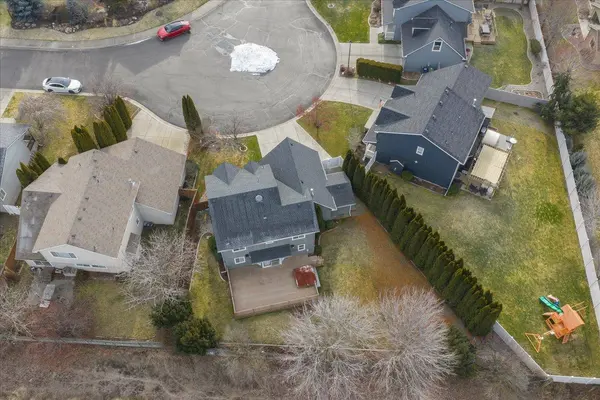 2305 E 52nd Ln, Spokane, WA 99223