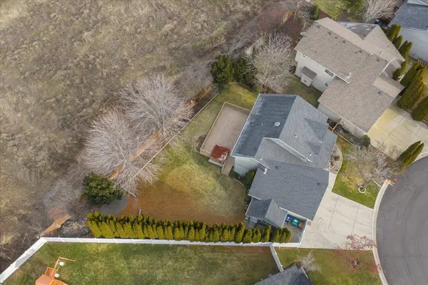 2305 E 52nd Ln, Spokane, WA 99223