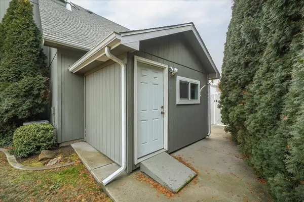 2305 E 52nd Ln, Spokane, WA 99223