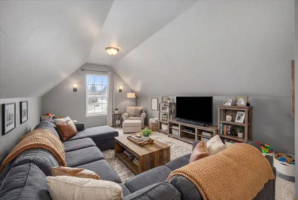 2305 E 52nd Ln, Spokane, WA 99223