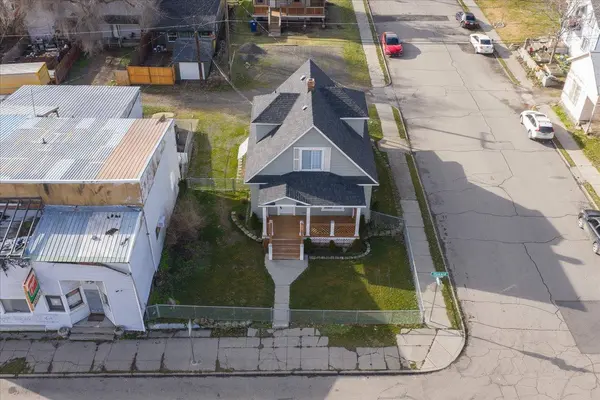 1327 N Howard St, Spokane, WA 99201