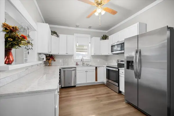 1327 N Howard St, Spokane, WA 99201