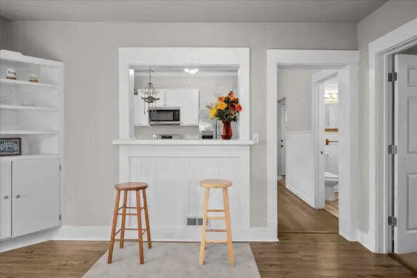 1327 N Howard St, Spokane, WA 99201