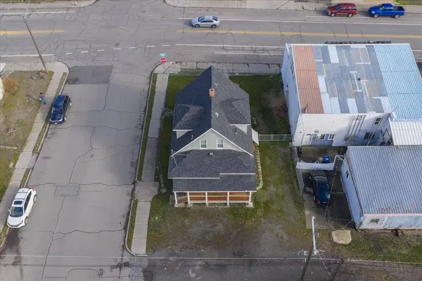 1327 N Howard St, Spokane, WA 99201