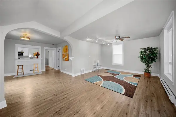 1327 N Howard St, Spokane, WA 99201