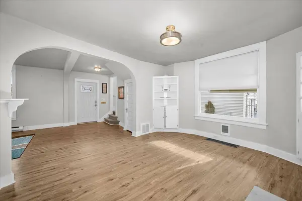 1327 N Howard St, Spokane, WA 99201