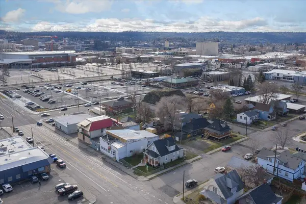 1327 N Howard St, Spokane, WA 99201