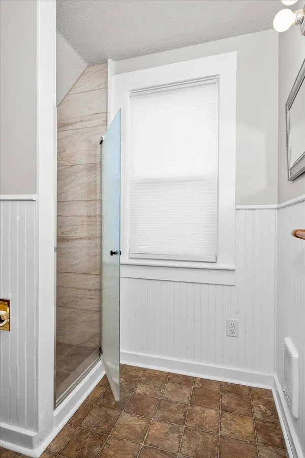 1327 N Howard St, Spokane, WA 99201