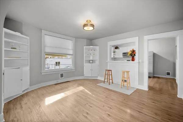 1327 N Howard St, Spokane, WA 99201