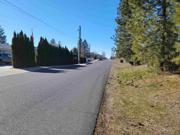 1516 E Center Rd, Spokane, WA 99208