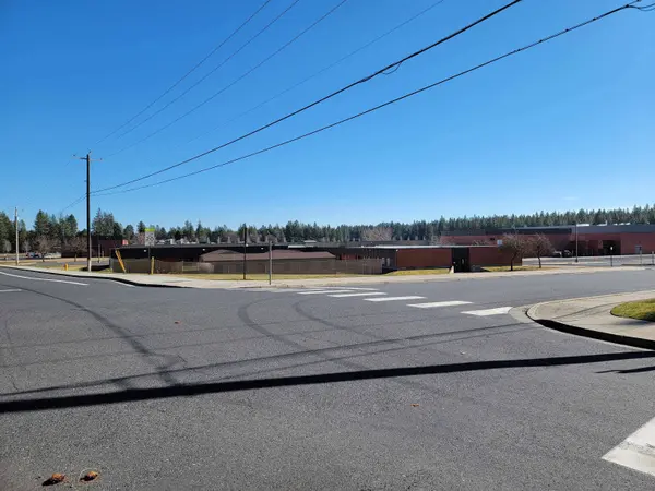 1516 E Center Rd, Spokane, WA 99208