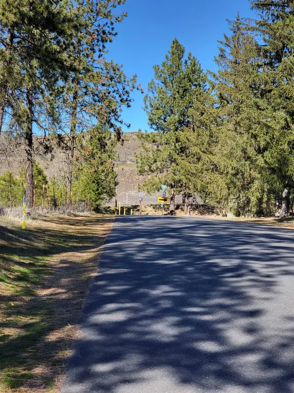 1516 E Center Rd, Spokane, WA 99208