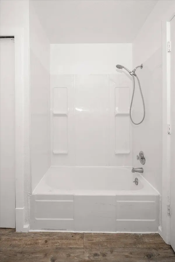 613 W Knox Ave, Spokane, WA 99205